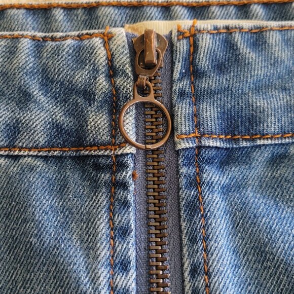 Altar’d State Monana Classic Full Zip Medium Wash Denim Mini Skirt Sz Large NEW - Picture 6 of 12